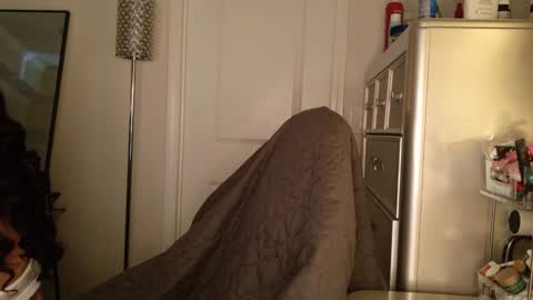 butterfly booty online show from March 8, 11:47 am