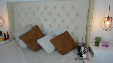 bycandy_ online show from January 9, 2:22 pm