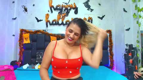 Snapshot of c_fox_ chatting on October 16, 3:06 am Carolina online show from October 16, 3:06 am