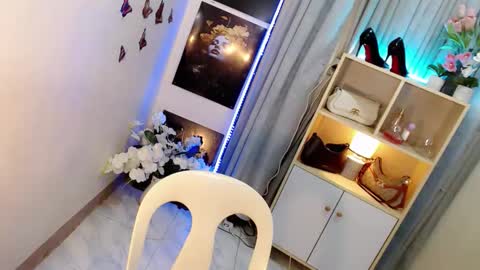 caitlin online show from December 20, 7:43 pm