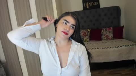 caitlingomez0 online show from April 7, 10:39 am