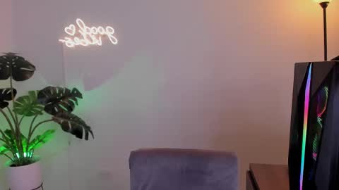         MON - FRI 7  pm - 12 am  online show from November 22, 3:49 am