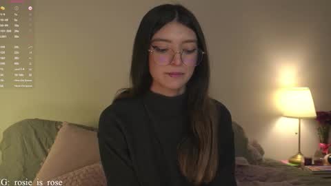 Snapshot of call_me_rosie chatting on October 7, 2:07 am online show from October 7, 2:07 am