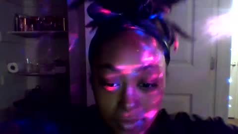 little miss pretty  online show from December 8, 4:44 am