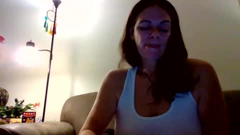 Snapshot of calli_girl420 chatting on December 20, 5:04 am Calli online show from December 20, 5:04 am