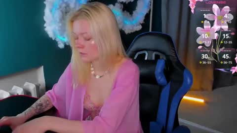 Robin online show from March 17, 2:49 am