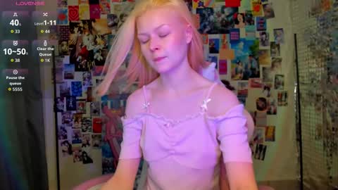 Robin online show from October 27, 11:32 am