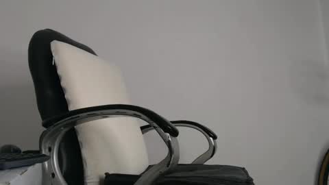 calvinhotlatino online show from December 14, 11:23 pm