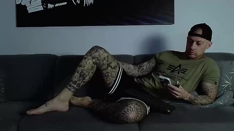 Calvin  online show from October 1, 5:17 am