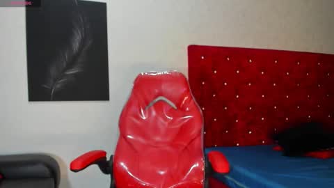 Snapshot of cam_brown chatting on October 17, 4:38 am online show from October 17, 4:38 am