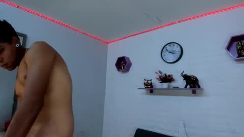 Snapshot of cam_sexyboy chatting on September 19, 6:06 am cam_sexyboy online show from September 19, 6:06 am