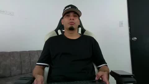 cam_xman online show from April 13, 1:37 pm