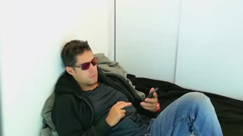 camara110 online show from October 29, 12:01 am