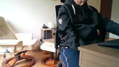 Snapshot of camcologne chatting on January 31, 9:48 am camcologne online show from January 31, 9:48 am