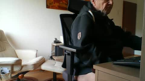 Snapshot of camcologne chatting on January 21, 11:03 am camcologne online show from January 21, 11:03 am