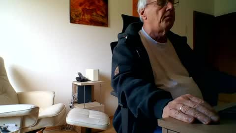 camcologne online show from April 25, 11:12 am