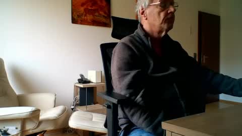 camcologne online show from April 24, 8:49 am