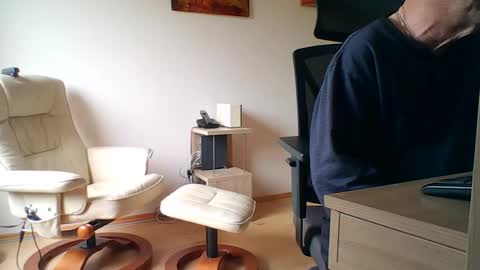 Snapshot of camcologne chatting on October 31, 10:15 am camcologne online show from October 31, 10:15 am