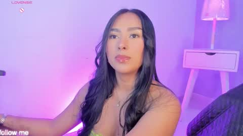 Snapshot of cameliaa_smiith chatting on October 21, 2:05 am Camelia Smith online show from October 21, 2:05 am