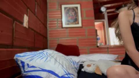 Snapshot of camii19y chatting on October 17, 4:11 pm Camii online show from October 17, 4:11 pm