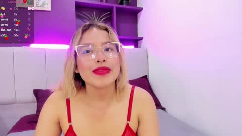 Snapshot of camiilaglow chatting on September 16, 2:31 pm CamiilaGlow online show from September 16, 2:31 pm