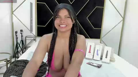 CamiilaReyes online show from February 25, 4:57 pm