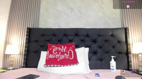 camila__bouzas online show from January 15, 7:33 pm