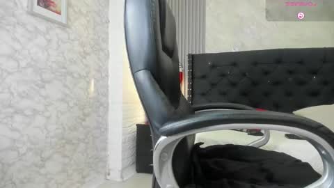 camila__bouzas online show from December 15, 7:32 pm