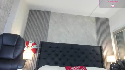 camila__bouzas online show from January 7, 6:57 pm