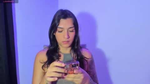  s online show from March 8, 6:37 pm