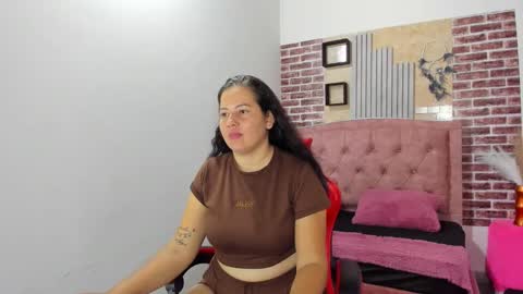 Snapshot of camila_jls chatting on September 22, 8:13 pm camila_jls online show from September 22, 8:13 pm