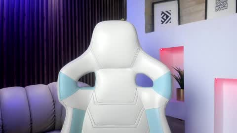 camila_martinez9 online show from April 20, 11:35 am