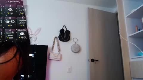 camila_torresss online show from December 15, 7:43 pm