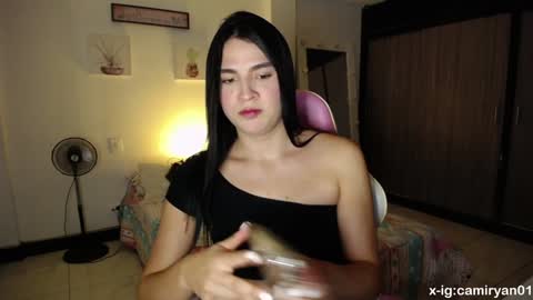 Snapshot of camilaryan chatting on January 19, 12:49 am X IGcamiryan01 online show from January 19, 12:49 am