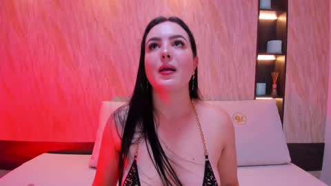 Snapshot of camilla_west chatting on October 17, 4:27 am camilla online show from October 17, 4:27 am
