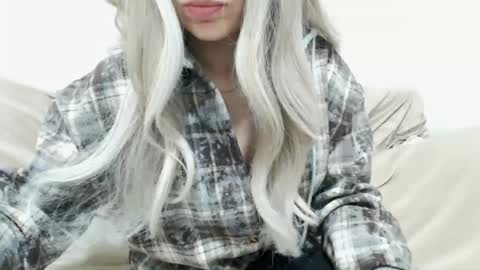 CamilleBunny online show from December 14, 4:19 am