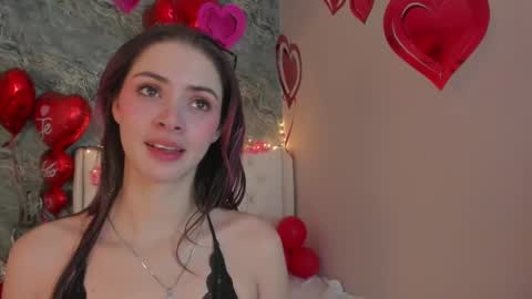 Snapshot of camillen_pettid chatting on February 14, 7:44 pm C A M I L L E N Help me get to the top online show from February 14, 7:44 pm