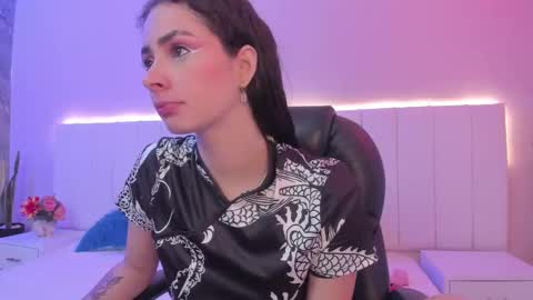 Snapshot of camillen_pettid chatting on September 12, 10:01 pm C A M I L L E N Help me get to the top online show from September 12, 10:01 pm