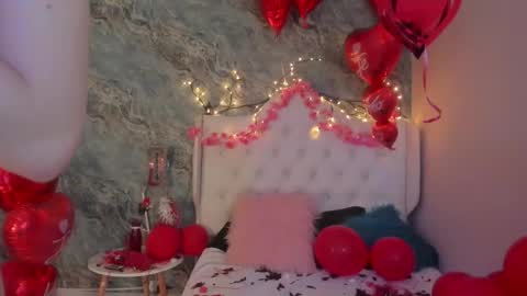 Snapshot of camillen_pettid chatting on February 14, 1:56 am C A M I L L E N Help me get to the top online show from February 14, 1:56 am