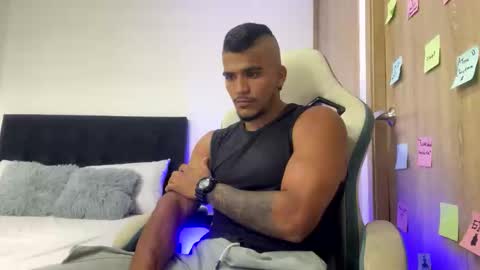 camilo_contre21 online show from January 14, 8:28 pm