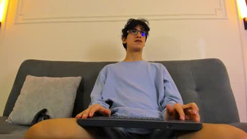 Camilo online show from February 17, 3:16 am