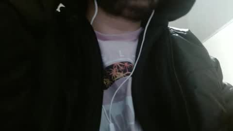 Snapshot of camiloking17 chatting on October 3, 2:21 am camilo online show from October 3, 2:21 am