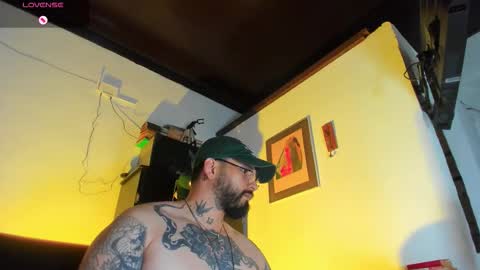 Snapshot of camilomayer chatting on October 8, 5:52 pm Camilo online show from October 8, 5:52 pm