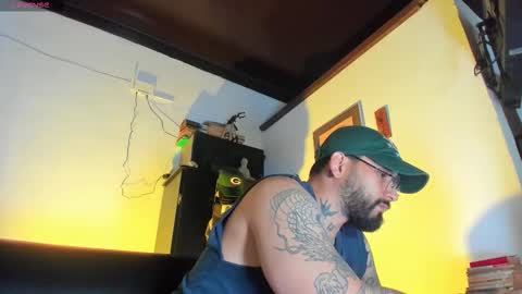 Snapshot of camilomayer chatting on October 6, 3:08 pm Camilo online show from October 6, 3:08 pm