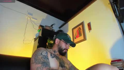 Snapshot of camilomayer chatting on October 4, 5:11 pm Camilo online show from October 4, 5:11 pm