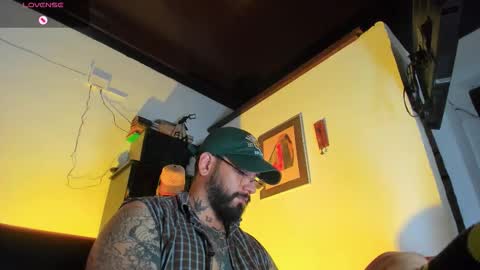 Snapshot of camilomayer chatting on October 13, 4:20 pm Camilo online show from October 13, 4:20 pm