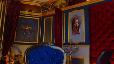 CLICK HERE  --   online show from December 5, 5:44 pm