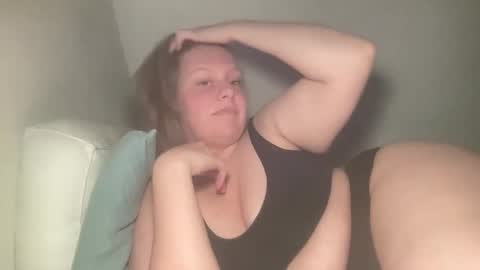 kiki90909 online show from October 7, 9:00 pm