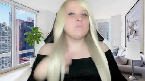 Miley online show from February 28, 6:10 am