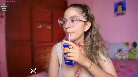 Snapshot of candase_ chatting on September 23, 11:00 pm Candase online show from September 23, 11:00 pm